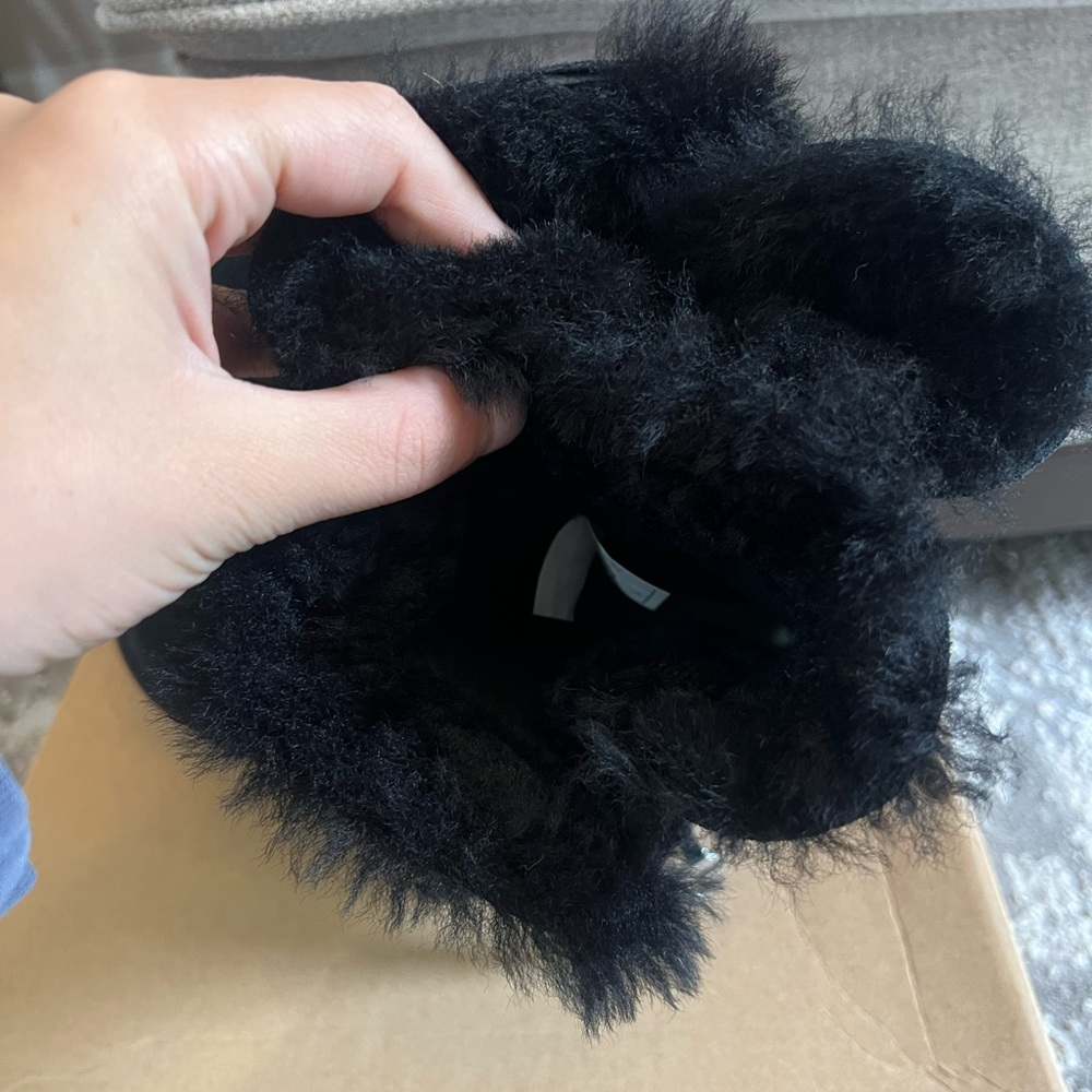 Ugg Australia Women's Bailey Button Ugg Charm Boot - image 6